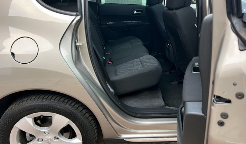 PEUGEOT 3008 2.0 HDI 163KM AUTOMAT – HEAD UP – NAVI – GRZANE FOTELE – TEMPOMAT full