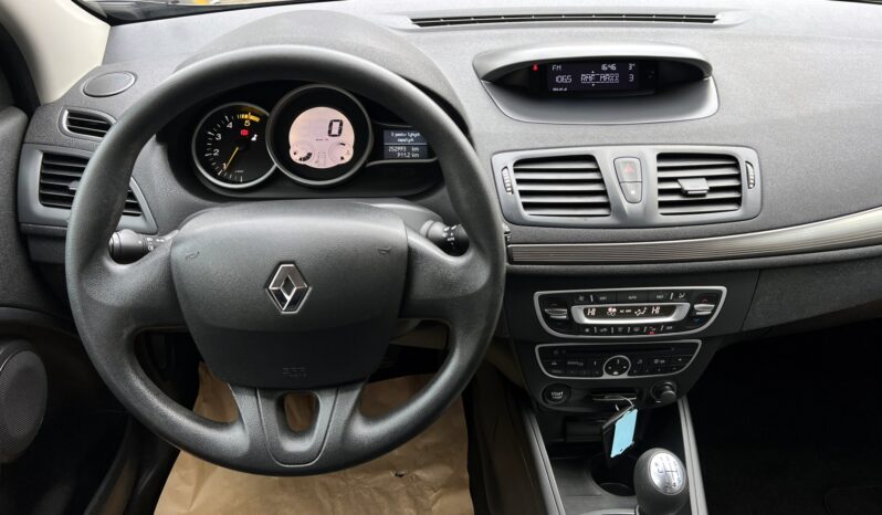 RENAULT MEGANE III 1.5 DCI 106KM – KLIMATRONIC – ALUFELGI – FABRYCZNY LAKIER – SERWIS ASO full