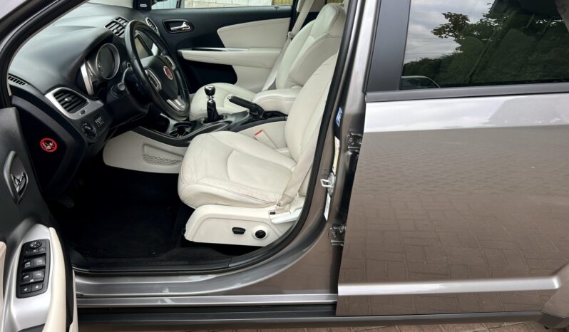 FIAT FREEMONT 2.0 M-JET 170KM FWD LOUNGE – MANUAL – NAVI – KAMERA – SKÓRA full