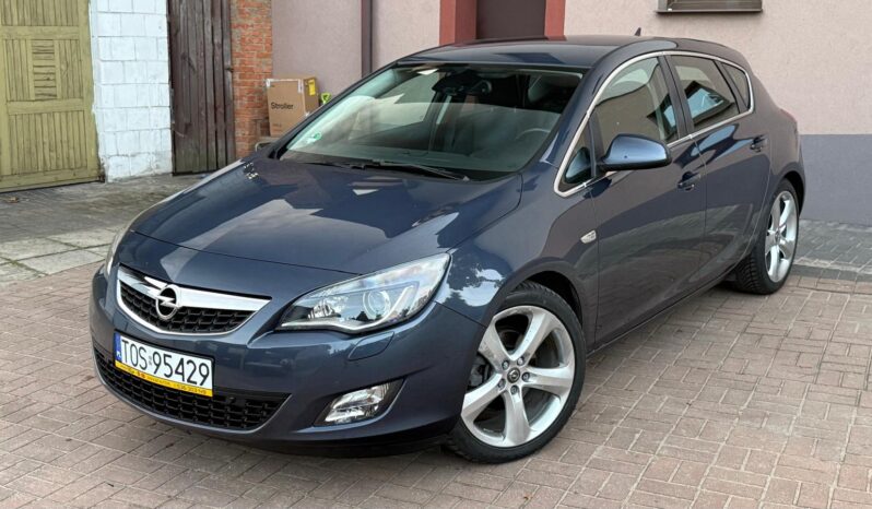 OPEL ASTRA J 1.6 TURBO 180KM – BI-XENON – NAVI – NOWE OPONY – GRZANE FOTELE full