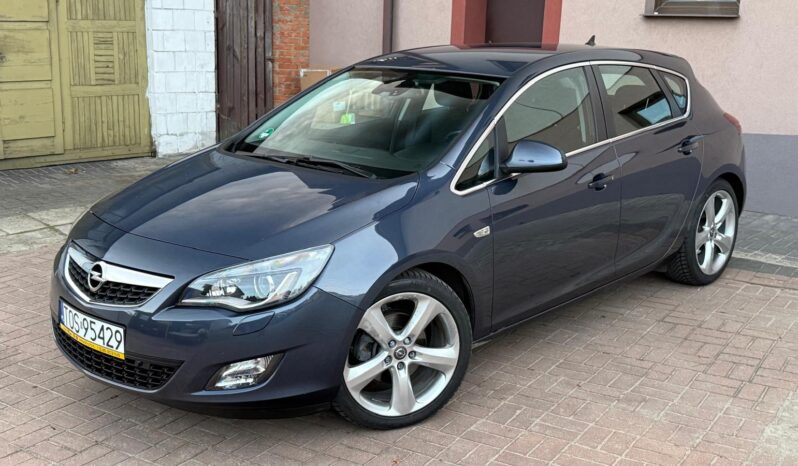 OPEL ASTRA J 1.6 TURBO 180KM – BI-XENON – NAVI – NOWE OPONY – GRZANE FOTELE full