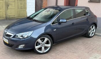 OPEL ASTRA J 1.6 TURBO 180KM – BI-XENON – NAVI – NOWE OPONY – GRZANE FOTELE full