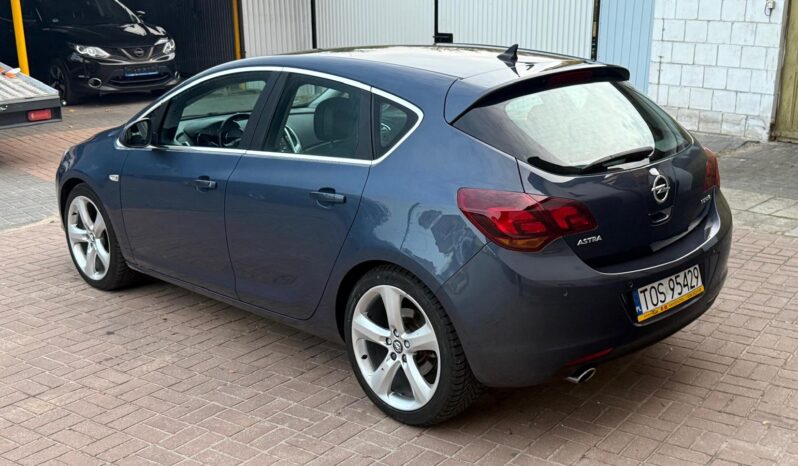 OPEL ASTRA J 1.6 TURBO 180KM – BI-XENON – NAVI – NOWE OPONY – GRZANE FOTELE full