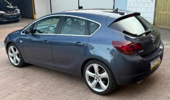 OPEL ASTRA J 1.6 TURBO 180KM – BI-XENON – NAVI – NOWE OPONY – GRZANE FOTELE full