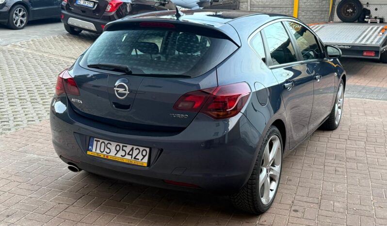 OPEL ASTRA J 1.6 TURBO 180KM – BI-XENON – NAVI – NOWE OPONY – GRZANE FOTELE full