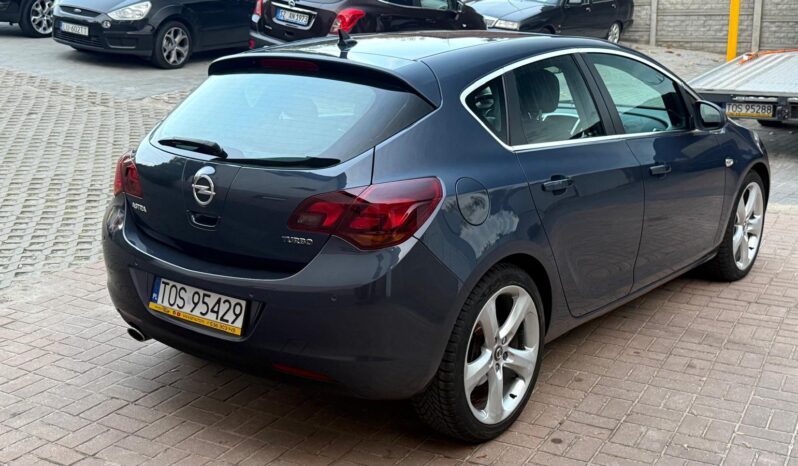 OPEL ASTRA J 1.6 TURBO 180KM – BI-XENON – NAVI – NOWE OPONY – GRZANE FOTELE full