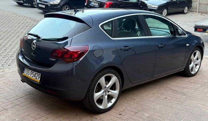 OPEL ASTRA J 1.6 TURBO 180KM – BI-XENON – NAVI – NOWE OPONY – GRZANE FOTELE full