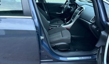 OPEL ASTRA J 1.6 TURBO 180KM – BI-XENON – NAVI – NOWE OPONY – GRZANE FOTELE full