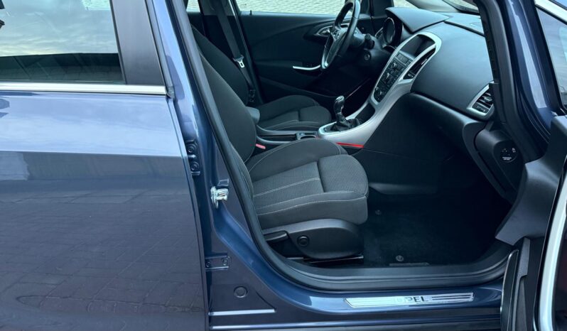 OPEL ASTRA J 1.6 TURBO 180KM – BI-XENON – NAVI – NOWE OPONY – GRZANE FOTELE full