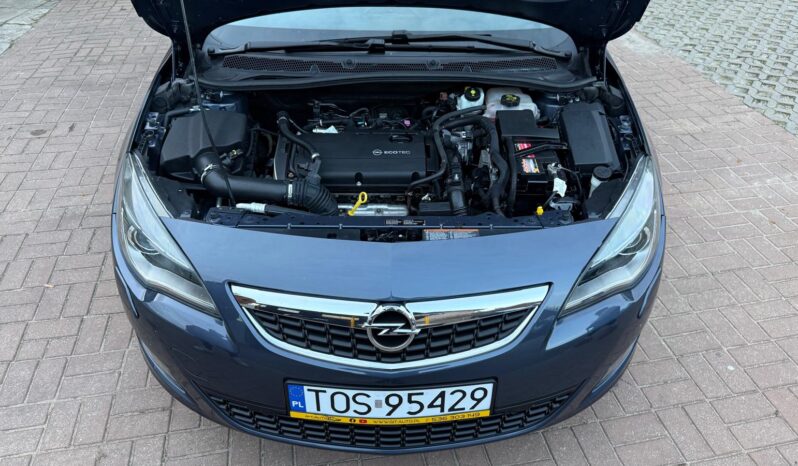 OPEL ASTRA J 1.6 TURBO 180KM – BI-XENON – NAVI – NOWE OPONY – GRZANE FOTELE full