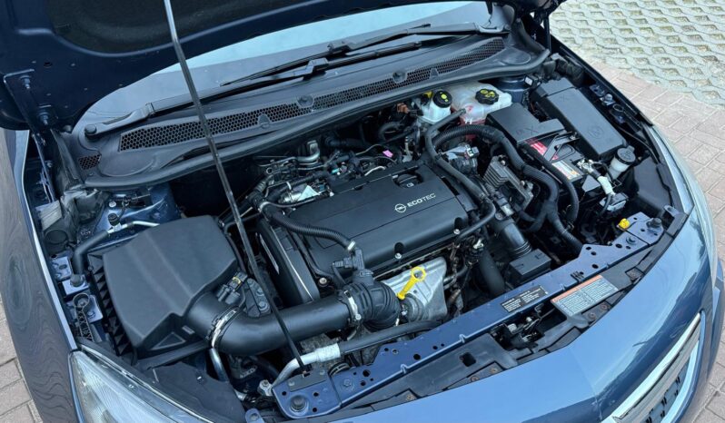 OPEL ASTRA J 1.6 TURBO 180KM – BI-XENON – NAVI – NOWE OPONY – GRZANE FOTELE full