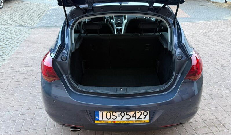OPEL ASTRA J 1.6 TURBO 180KM – BI-XENON – NAVI – NOWE OPONY – GRZANE FOTELE full