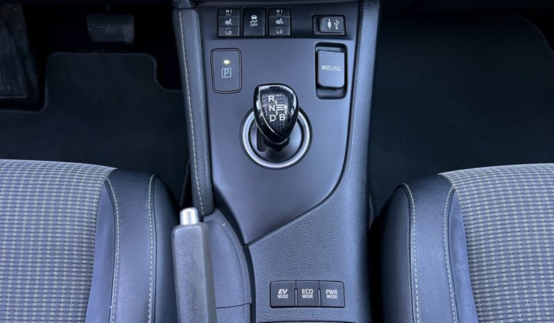 TOYOTA AURIS II 1.8 HYBRID 136KM – AUTOMAT – KAMERA – NAVI – SERWIS ASO – PARKTRONIC full