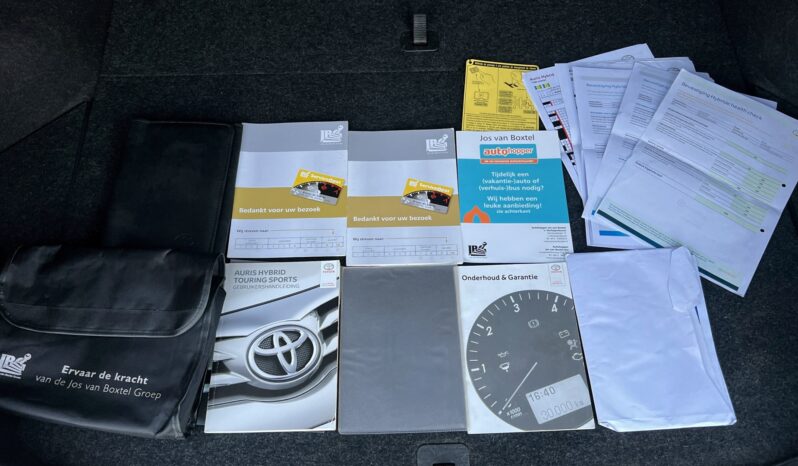 TOYOTA AURIS II 1.8 HYBRID 136KM – AUTOMAT – KAMERA – NAVI – SERWIS ASO – PARKTRONIC full