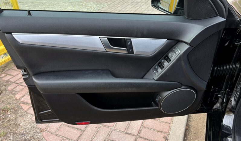 MERCEDES W204 LIFT C180 CGI 156KM – AUTOMAT 7G-TRONIC – GRZANE FOTELE – SERWIS ASO full