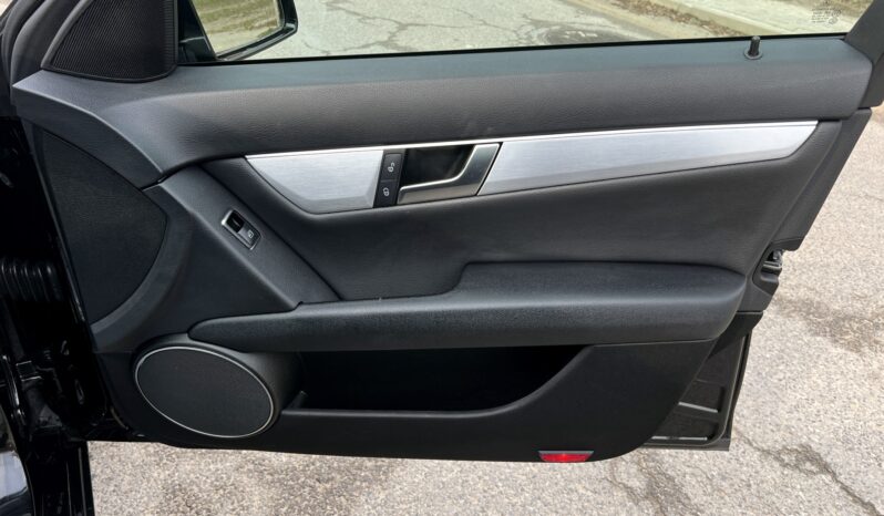 MERCEDES W204 LIFT C180 CGI 156KM – AUTOMAT 7G-TRONIC – GRZANE FOTELE – SERWIS ASO full