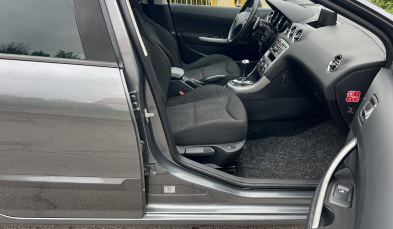 PEUGEOT 308SW 1.6 HDI 112KM – NAVI – AUTOMAT – PANORAMA – 7 OSOBOWY full