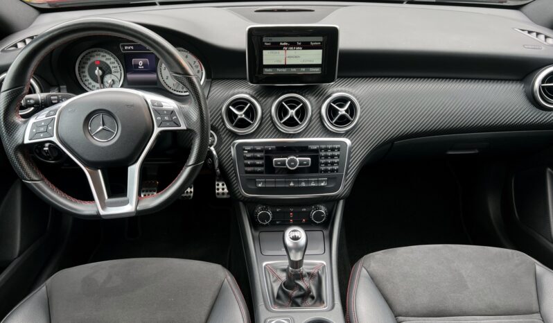 MERCEDES W176 A180 122KM – PAKIET AMG – SKÓRA + ALCANTARA – BI-XENON – LED full