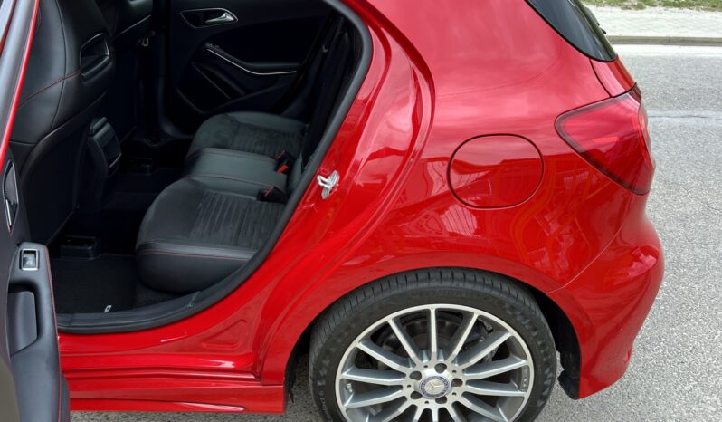 MERCEDES W176 A180 122KM – PAKIET AMG – SKÓRA + ALCANTARA – BI-XENON – LED full