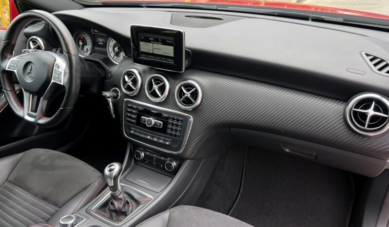 MERCEDES W176 A180 122KM – PAKIET AMG – SKÓRA + ALCANTARA – BI-XENON – LED full