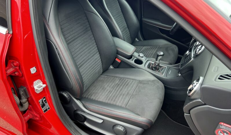 MERCEDES W176 A180 122KM – PAKIET AMG – SKÓRA + ALCANTARA – BI-XENON – LED full