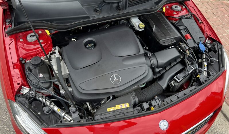 MERCEDES W176 A180 122KM – PAKIET AMG – SKÓRA + ALCANTARA – BI-XENON – LED full