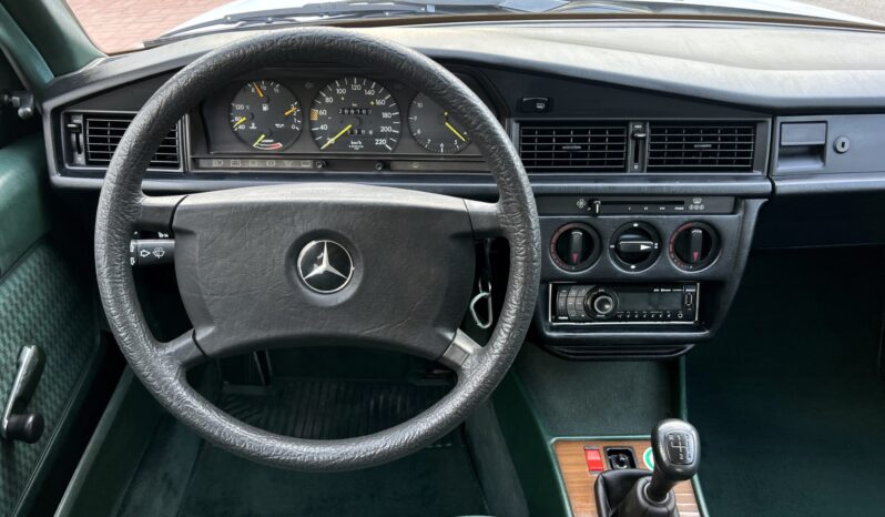 MERCEDES W201 1.8 90KM – 4 BIEGI – SZYBER-DACH – IMPORT NIEMCY full