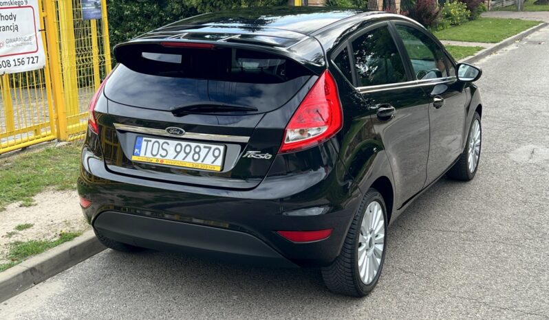 FORD FIESTA TITANIUM 1.25 82KM – KLIMATRONIC – GRZANE FOTELE – GRZANA SZYBA PRZÓD full