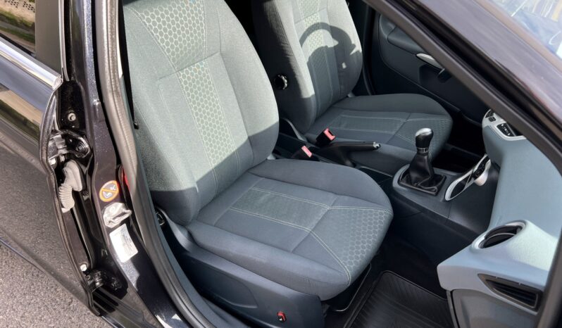 FORD FIESTA TITANIUM 1.25 82KM – KLIMATRONIC – GRZANE FOTELE – GRZANA SZYBA PRZÓD full