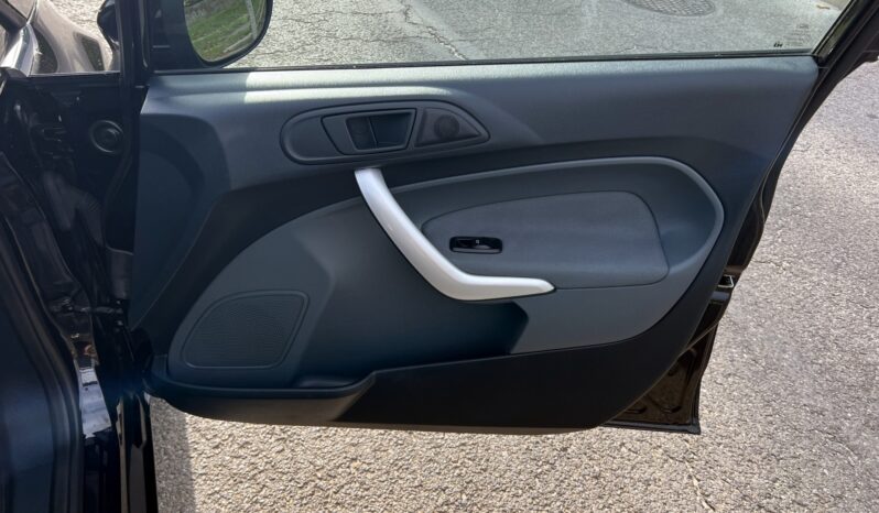 FORD FIESTA TITANIUM 1.25 82KM – KLIMATRONIC – GRZANE FOTELE – GRZANA SZYBA PRZÓD full