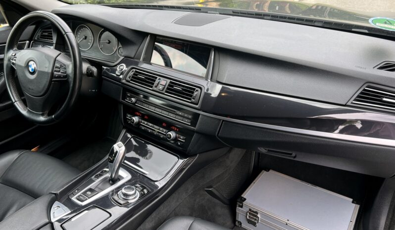 BMW F11 LIFT 530D 258KM – AUTOMAT – NAVI – NOWY ROZRZĄD – SKÓRA full