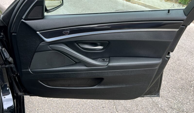 BMW F11 LIFT 530D 258KM – AUTOMAT – NAVI – NOWY ROZRZĄD – SKÓRA full