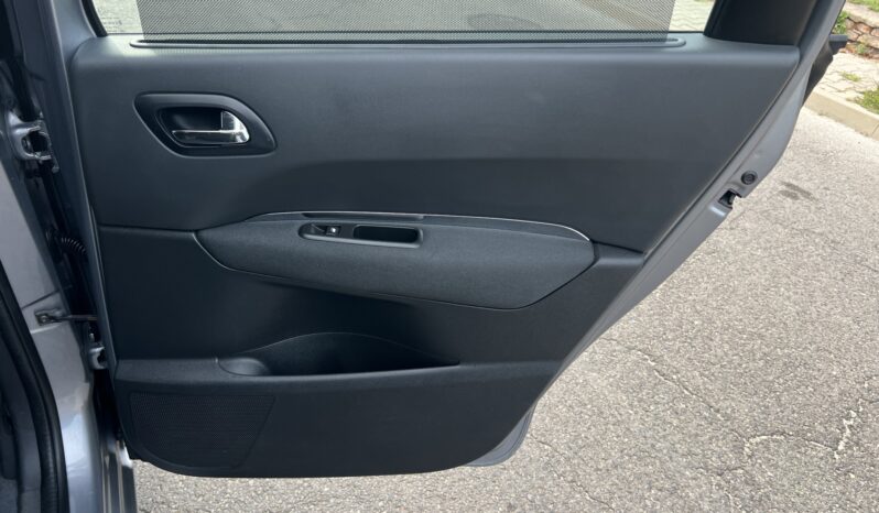 PEUGEOT 5008 2.0 HDI 150KM – KLIMATRONIC – 7 FOTELI – MANUAL full