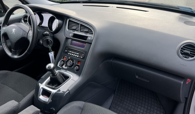 PEUGEOT 5008 2.0 HDI 150KM – KLIMATRONIC – 7 FOTELI – MANUAL full