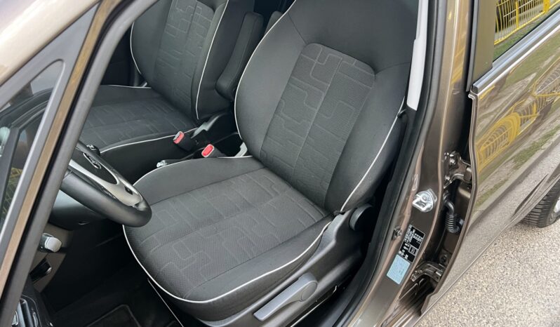 KIA VENGA LIFT 1.6 CRDI 128KM – KAMERA – NAVI – GRZANE FOTELE I KIEROWNICA full