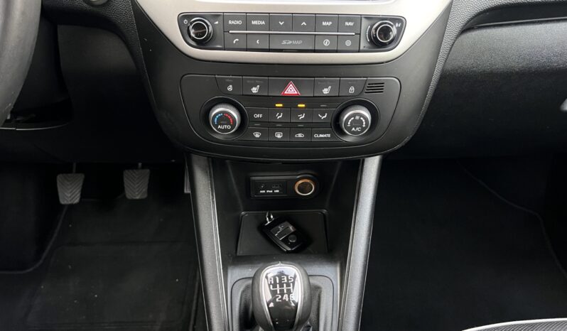 KIA VENGA LIFT 1.6 CRDI 128KM – KAMERA – NAVI – GRZANE FOTELE I KIEROWNICA full