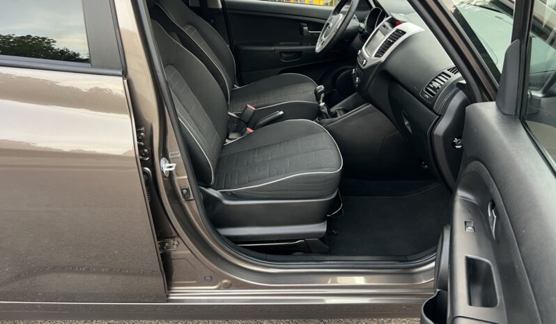 KIA VENGA LIFT 1.6 CRDI 128KM – KAMERA – NAVI – GRZANE FOTELE I KIEROWNICA full