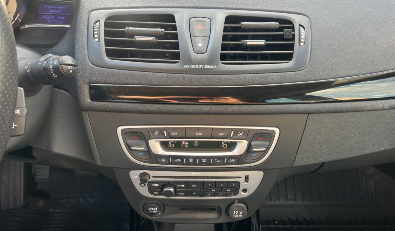 RENAULT MEGANE III 1.6 DCI 130KM – BOSE – KAMERA COFANIA – GRZANE FOTELE – KLIMATRONIC full