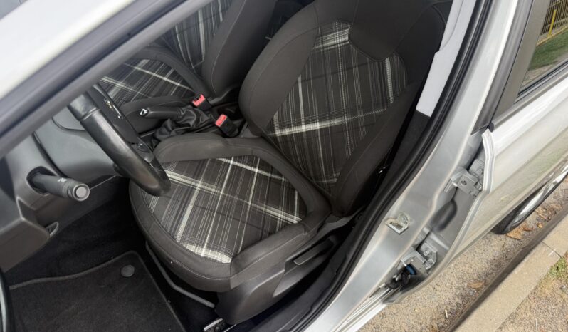 OPEL CORSA E 1.4 90KM – KLIMATRONIC – GRZANE FOTELE I KIEROWNICA – TEMPOMAT full